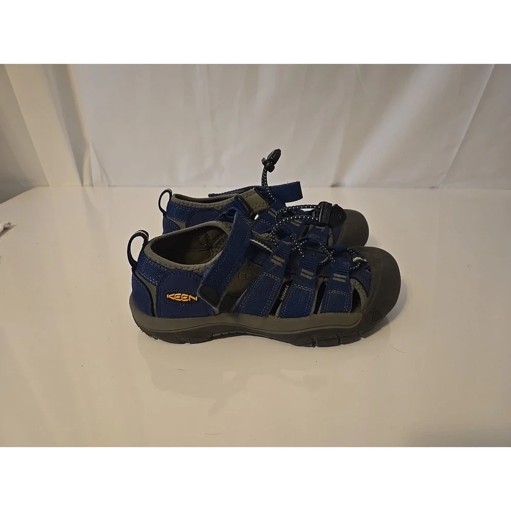 KEEN Kids Navy Blue Water/Outdoor Sandals Size 2 M Youth